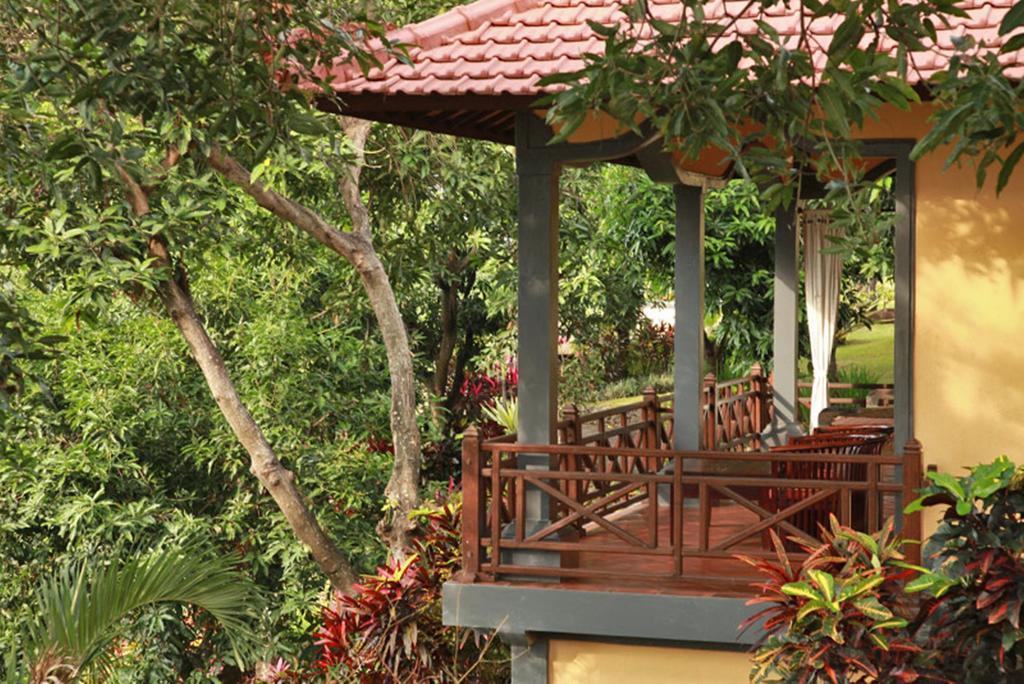 Puri Mangga Sea View Resort And Spa Ловина Экстерьер фото