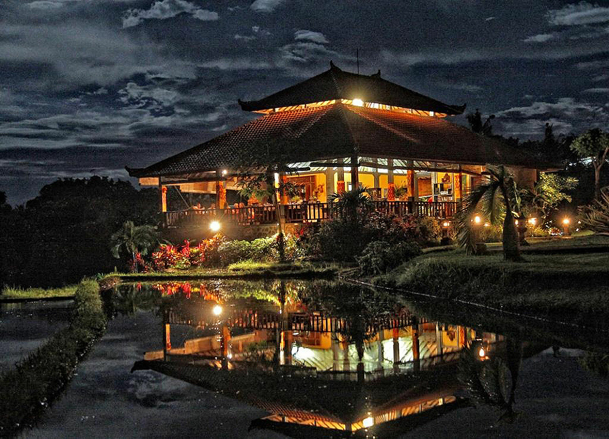 Puri Mangga Sea View Resort And Spa Ловина Экстерьер фото